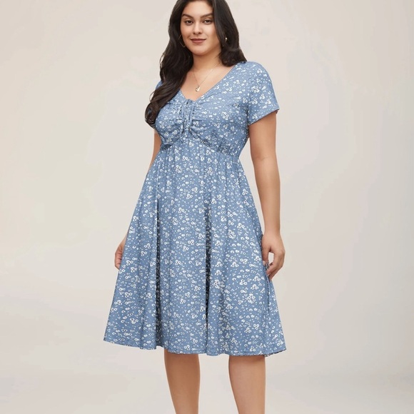 BloomChic Dresses & Skirts - BloomChic Plus Size Ditsy Floral Elastic Waist Knot Drawstring Dress